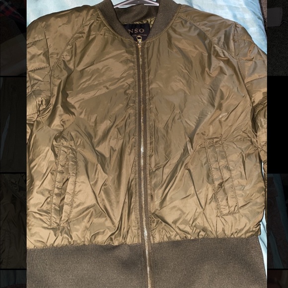Green bomber jacket - Picture 1 of 3